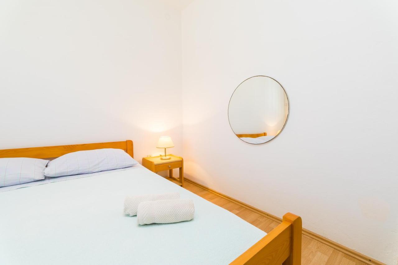 Apartment Kneze Račišće Exteriör bild