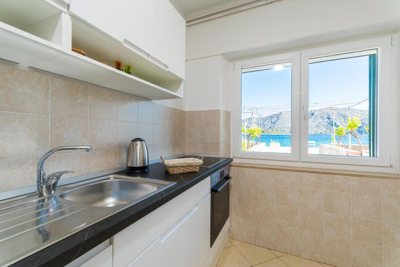 Apartment Kneze Račišće Exteriör bild