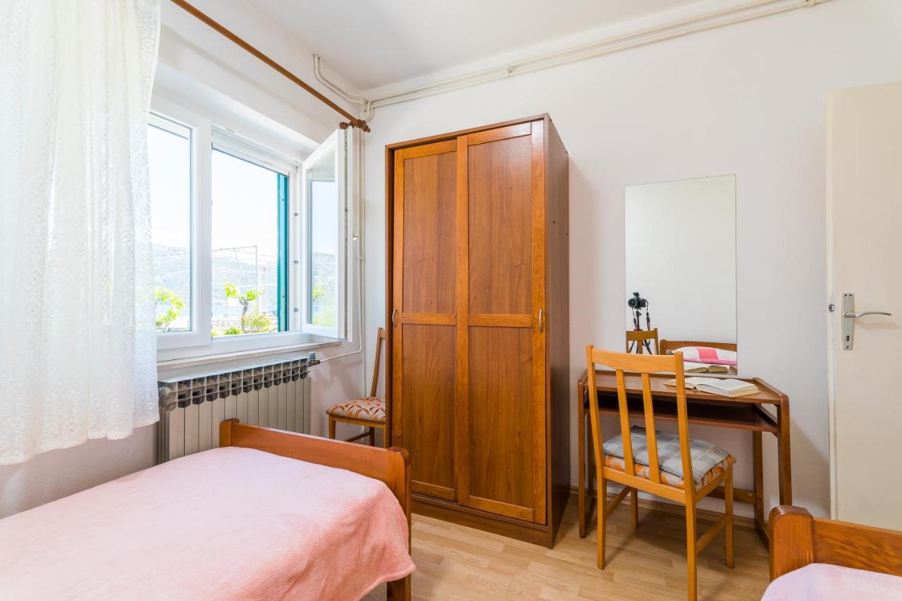 Apartment Kneze Račišće Exteriör bild